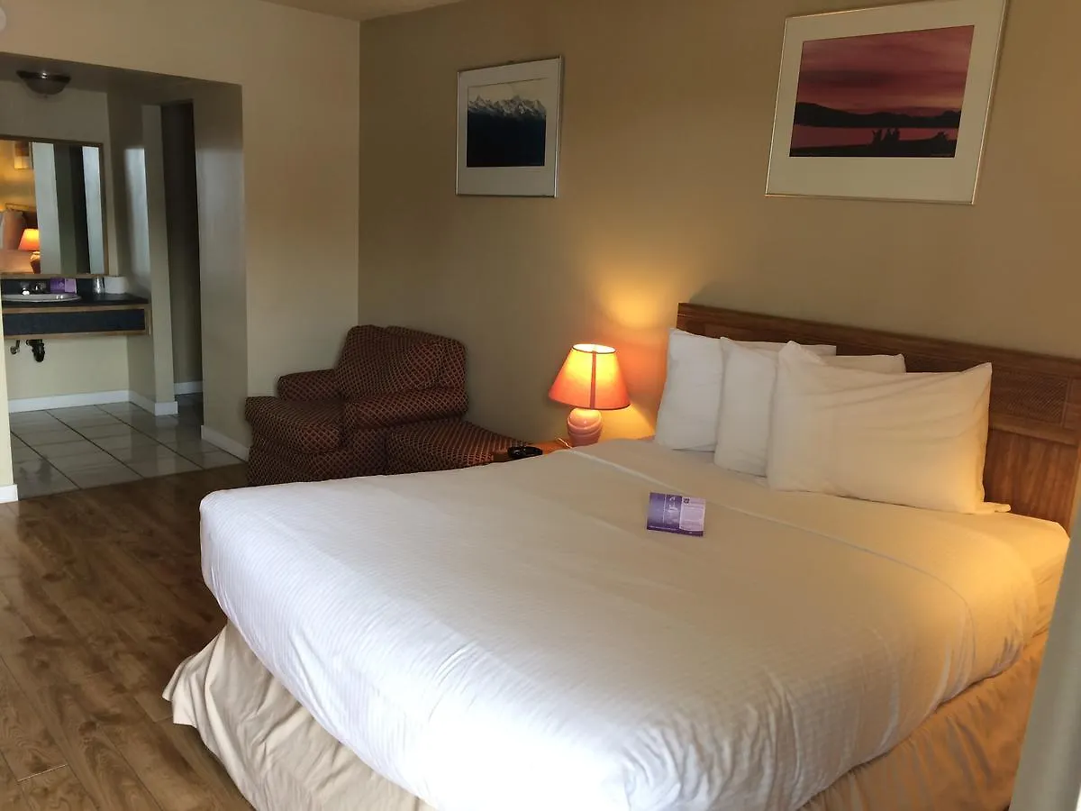 ** Мотель Nice Inn Эдмонтон Канада