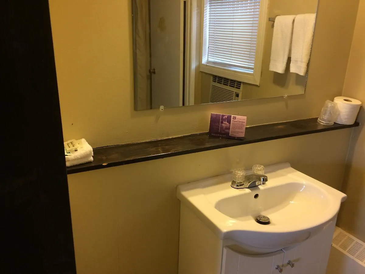 Nice Inn Эдмонтон 2*,